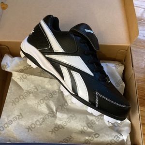 New Reebok Youth 12 Prospect Low Mrt Molded Cleats Black/White size mens 6